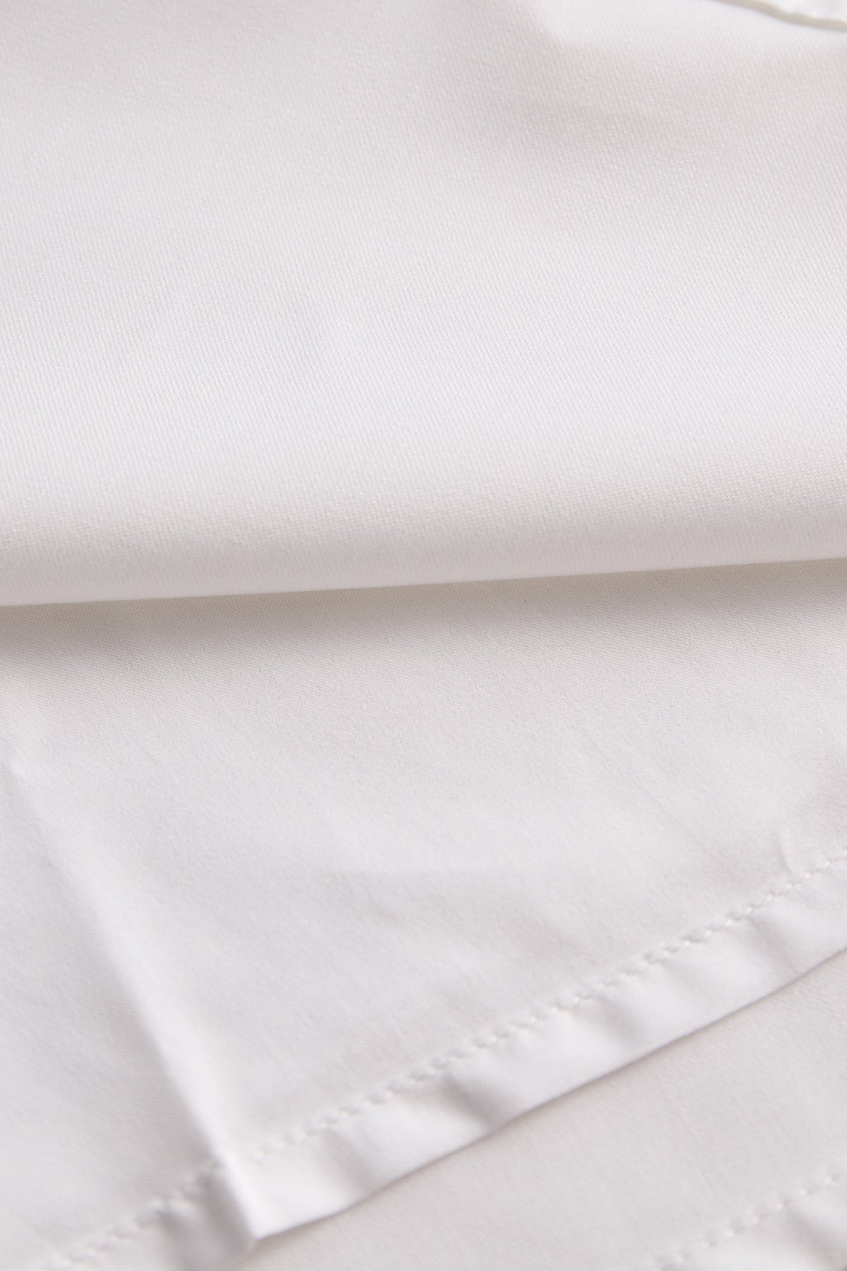 Women’s Sleeveless Halter Blouse with Contrast Trim
