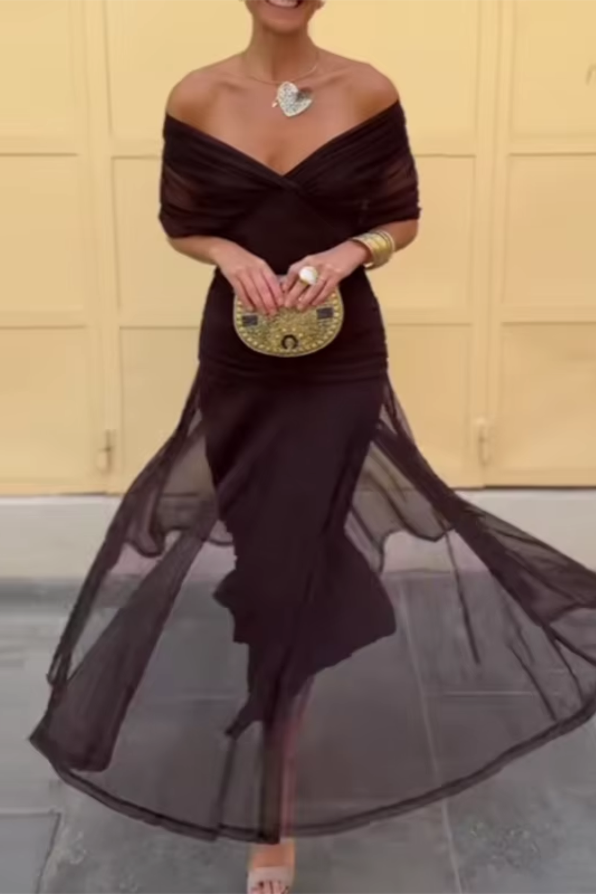 Women’s Elegant V-Neck Maxi Dress