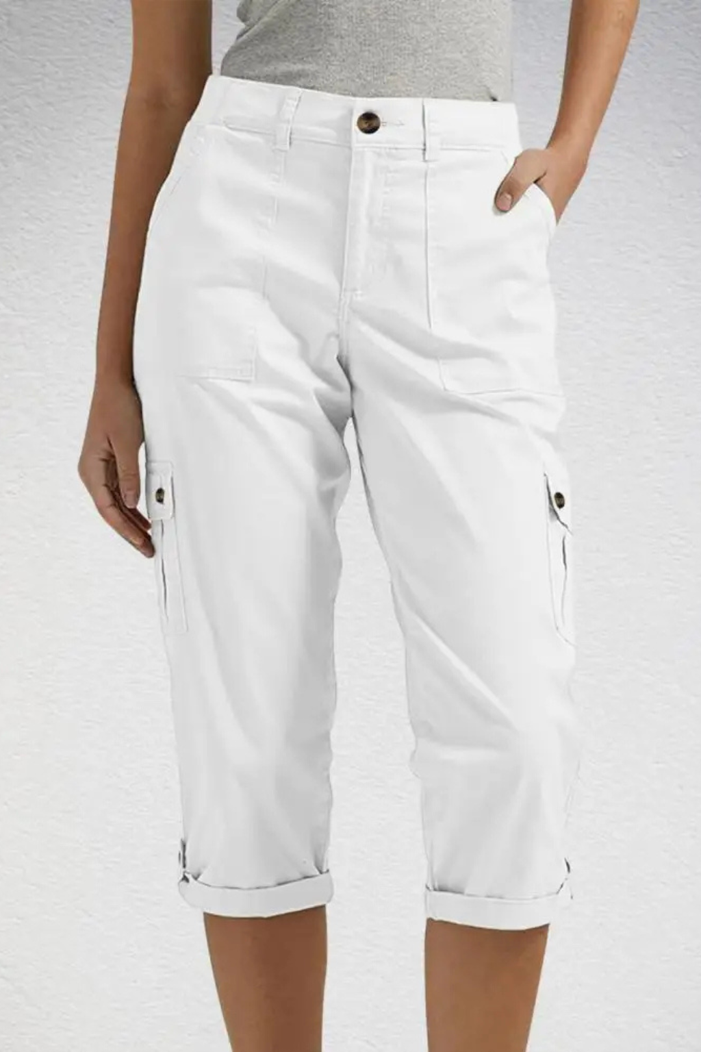 Women’s Cropped Cargo Pants